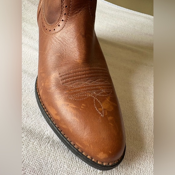 Ariat: Tan Leather Cowgirl Boots - Picture 3 of 7